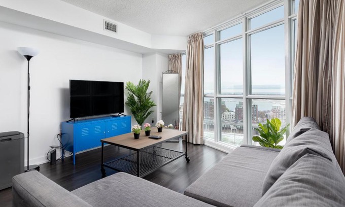 CityPlace Apartment | Walk To Rogers, Scotia Arena, CN Tower