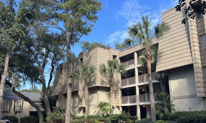 Sea Pines Condo | Walk to Sea Pines Beach Club - Pet Friendly!
