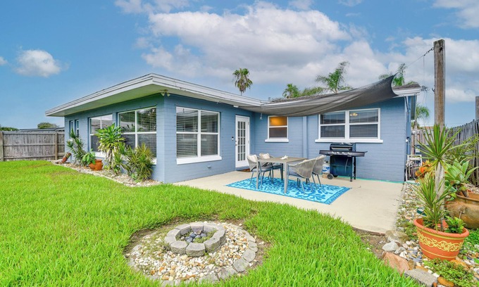 Ormond Beach Plaza House | Walk to Shore + Pier: Family Home in Ormond Beach