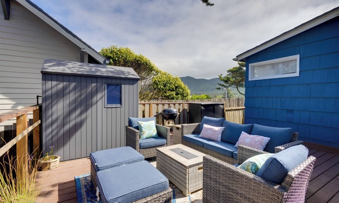 Rockaway Beach House | Walk to Shore: Rockaway Beach Retreat w/Hot Tub!