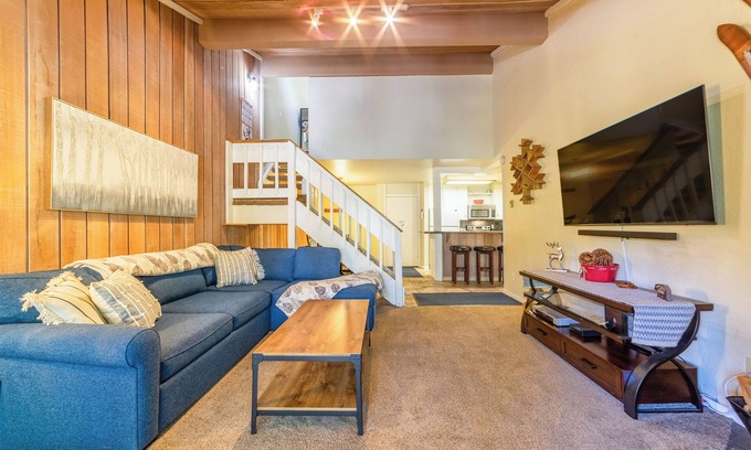 Mammoth Lakes Condo | Walk to Ski, Summit Condo by Eagle Lodge 404
