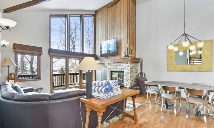 Deer Valley House | Walk to Skiing at Deer Valley, Private Hot Tub, Wood Burning Fireplace, Mountain Views