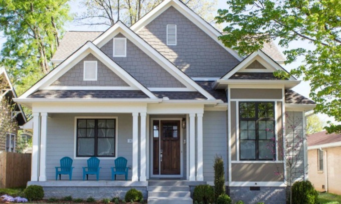 Nashville House | Walk to some of Nashville's best shopping ,dining and parks! Great for families