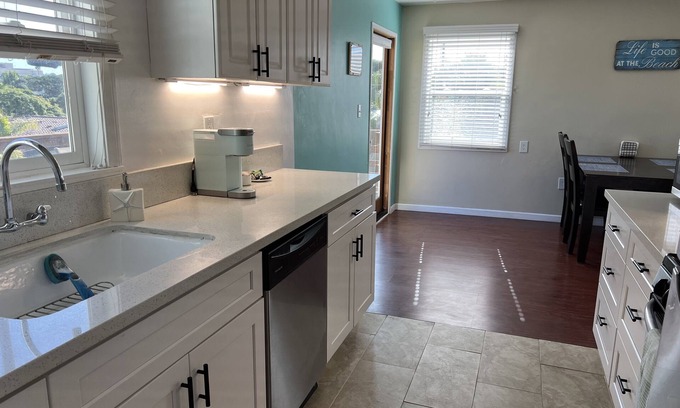 Encinitas House | Walk to Swami's & 101, Pet-Friendly!