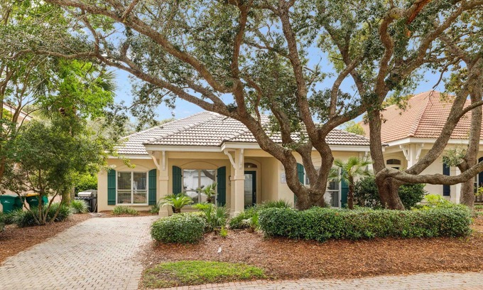 Crystal Beach House | Walk to the Beach and the Pool! One Story Home in Gated Comm! ~ Chateaux Sans So