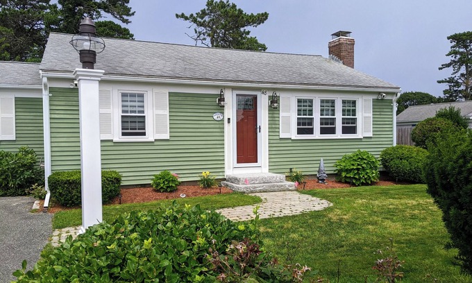 West Dennis House | Walk to the beach- Completely renovated 3 bedrooms house, central A/C