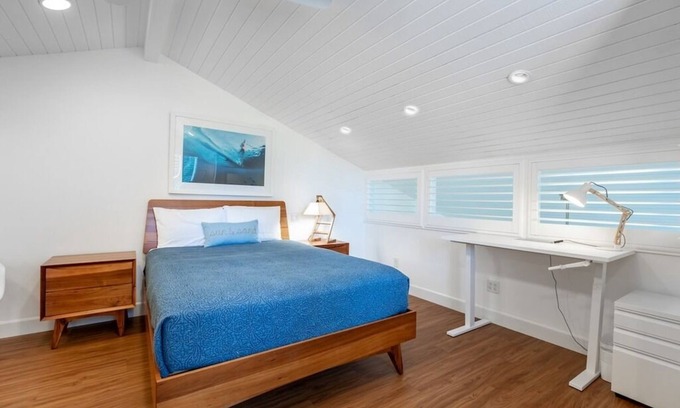 Kahuku Apartment | Walk to the beach! North Shore Surf House