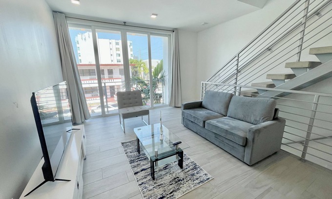 North Beach House | *Walk to the Beach* Private Hot Tub* Rooftop Terrace*