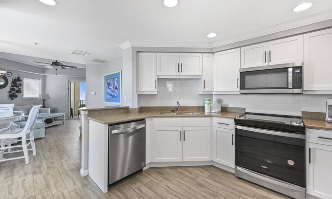 Sandestin Condo | Walk to the Beach ~ Beach Front ~ Community Pool ~ Family Friendly