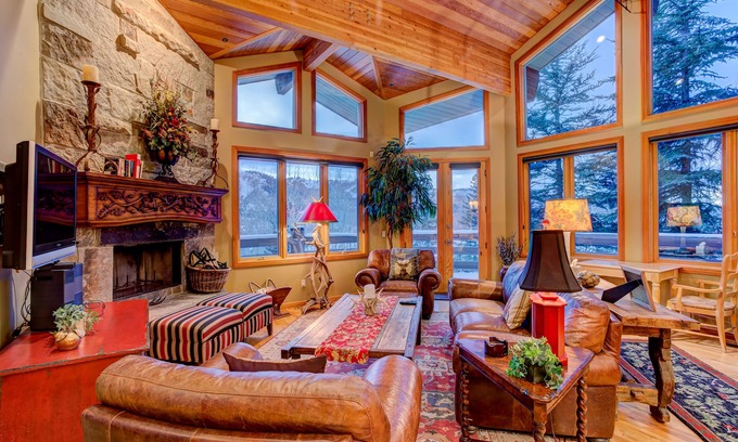 Deer Valley House | Walk to the lifts from this updated townhome. Panoramic Views, Private Hot Tub!