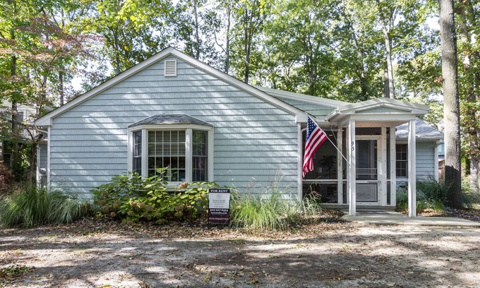The Pines House | WALK TO THE OCEAN, SHOPS & RESTAURANTS-95 COLUMBIA, THE PINES, REHOBOTH BEACH