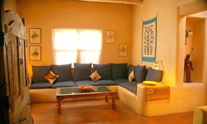 West Manhattan House | Walk to the plaza & railyard! Classic & charming 2br/2ba adobe casita