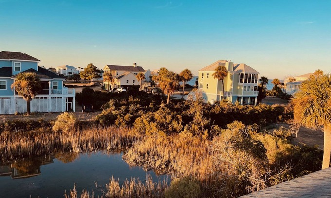 Beachwalk House | Walk to the beach and pool - Golf cart included
