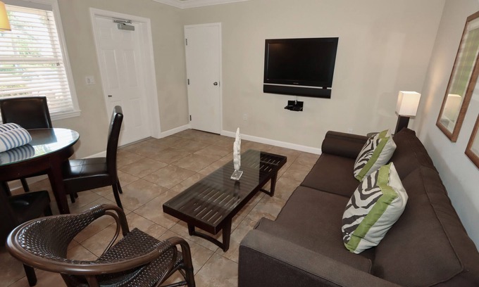 Bradenton Beach Condo | Walk to the Waves Getaway - Beach Club at Anna Maria Island #8 Resort by RVA