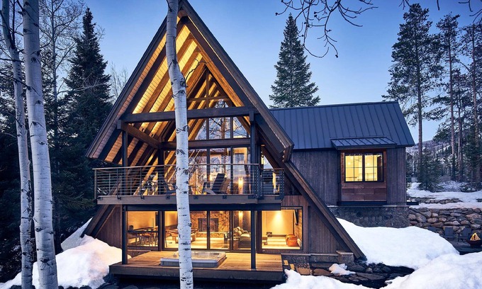 Steamboat Springs House | Walk to Thunderhead Lift and Enjoy Champaign Powder. Avoid Crowds at the Base!