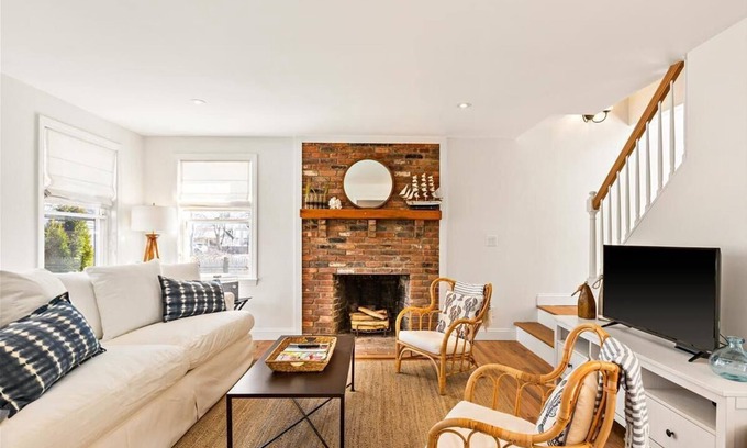 Edgartown House | Walk To Town - Beautiful Edgartown House