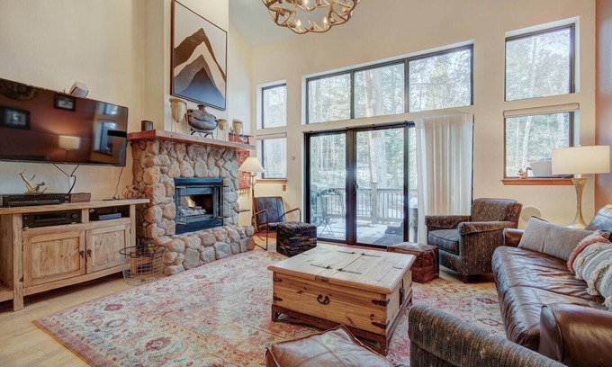 Warrior's Mark House | Walk To Town, Free Shuttle To Ski, Peak 9 Location, Fireplace, Hot Tub, Value
