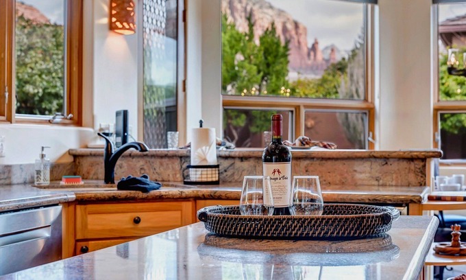 Sedona House | Walk To Trails, Enjoy The Views, Hot Tub!