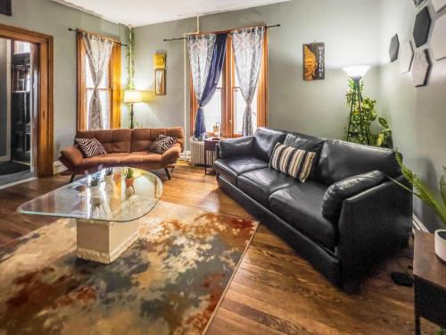 Hartford Apartment | Walk to Trinity Hartford 2BR Gem Barry Square