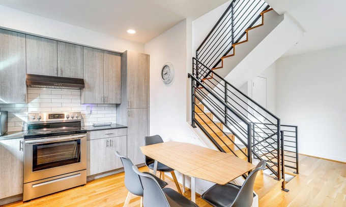 University District Apartment | Walk to UW: Townhome w/Rooftop Patio!