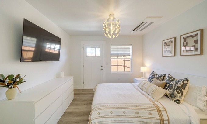 Soap Lake Apartment | Walk to Water: Soap Lake Studio w/Patio!