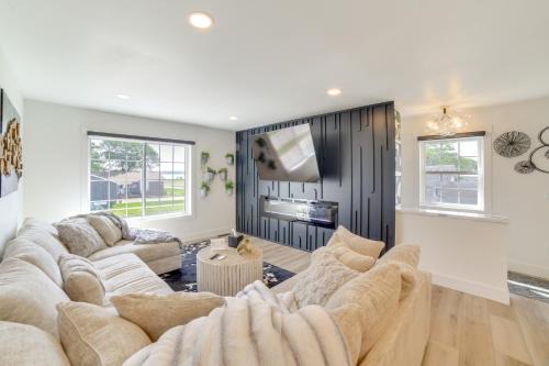 Gladstone House | Walk to Waterfront Michigan Retreat with Game Room