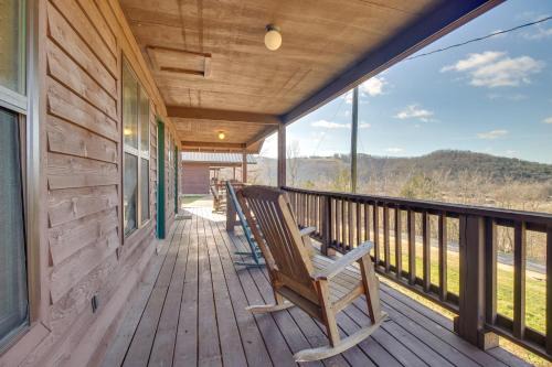 Mountain View House | Walk to White River Mountain View Family Cabin!