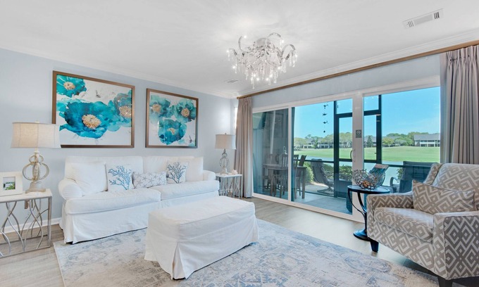 Miramar Beach Condo | ✨Walk2Beach-Lake Views-5 Pools-Screened Porch-Uncorked in Seascape✨
