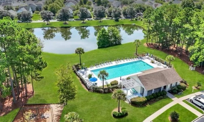 Bluffton House | Walk2OldTown! Luxury Designer Home 5 Bed/3 Bath
