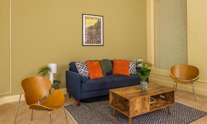 Gateway District Apartment | Walkable 1BR Apt Downtown by Frontdesk