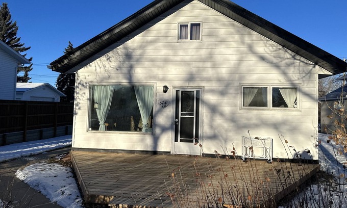 Castor House | Walkable 2 Bedroom Home