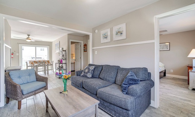 Brigantine Condo | Walkable Brigantine Condo, 4 Mi to Atlantic City!