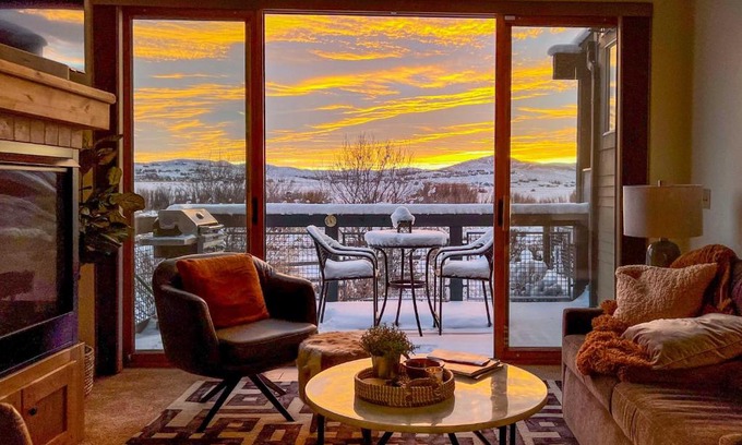 Kimball Junction House | Walkable Park Mountain Getaway Hot Tub and Views!