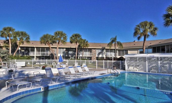 Saint Armands Key Condo | Walkable to Beach, Restaurants, Entertainment & More!