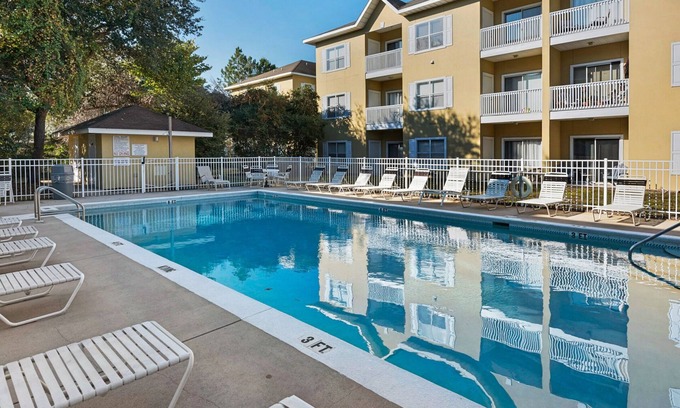Seagrove Beach Condo | Walkable to Dining, Shopping, Beach | Sleeps 6 | Free Bike Rentals + More!