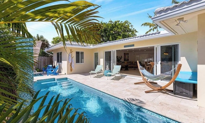 East Fort Lauderdale House | Walking distance to the beach 3Br house with pool