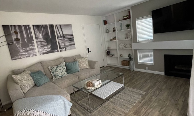 Huntington Beach Condo | Walking Distance to the Beach!