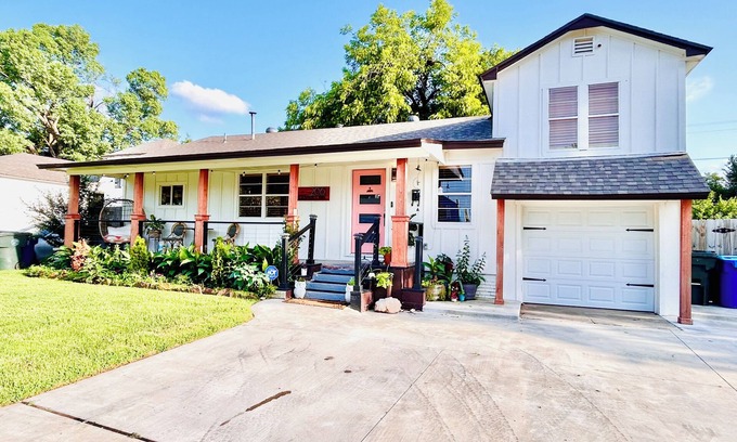 Midwest City House | Walking distance from restaurants, shopping, entertainment, and Tinker AFB