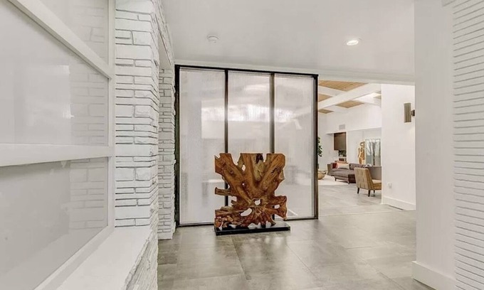 Monticello House | Walking Distance-Montgomery Plaza-West 7th-Dickies