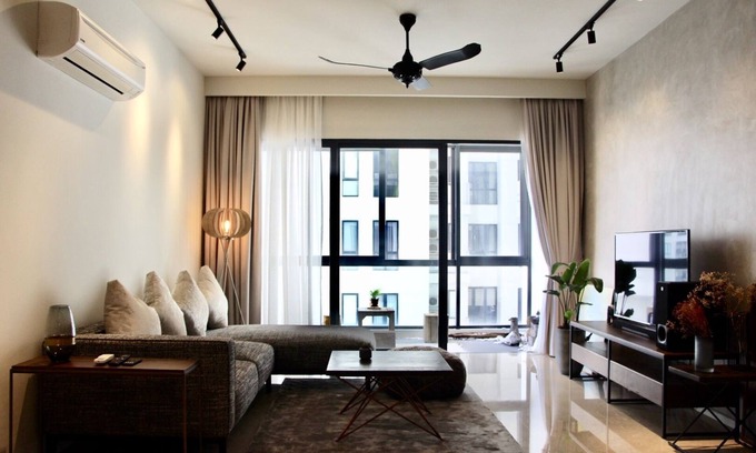 Kuala Lumpur City Centre Condo | Walking Distance to KLCC | 6 -8 pax | Cozy & Fun Home