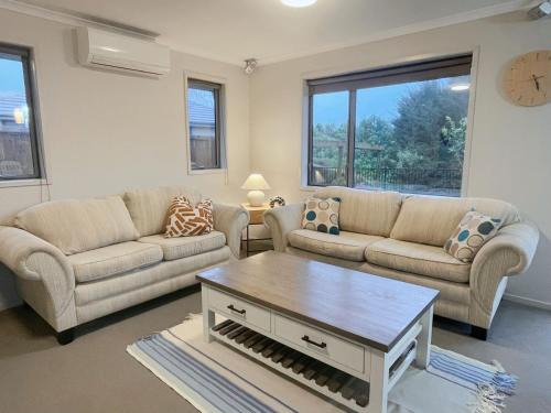 Hamilton House | Walking distance to Rototuna Shopping Centre