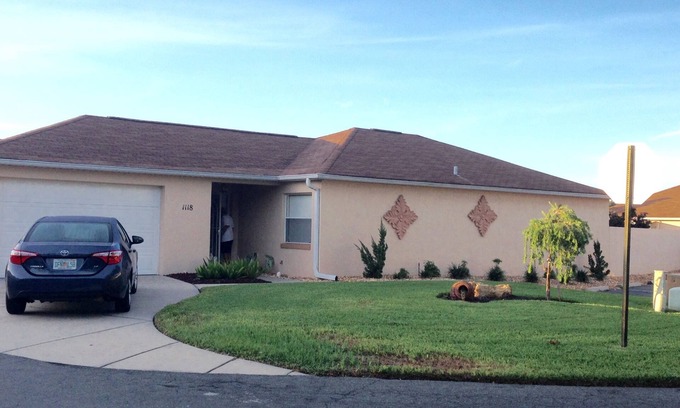The Villages House | Walking Distance To Spanish Springs.You'll Dance And Enjoy a healthy lifestyle.