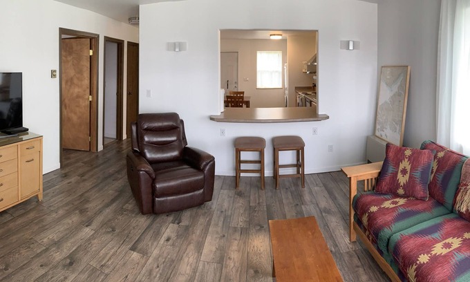 Homer Apartment | Walking distance to the Heart of Homer