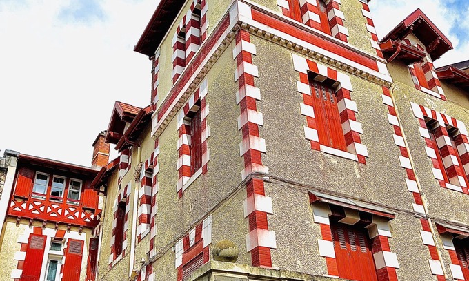 Biarritz City Centre Apartment | Walking distance to town and beaches. Beautiful apartment in Biarritz.