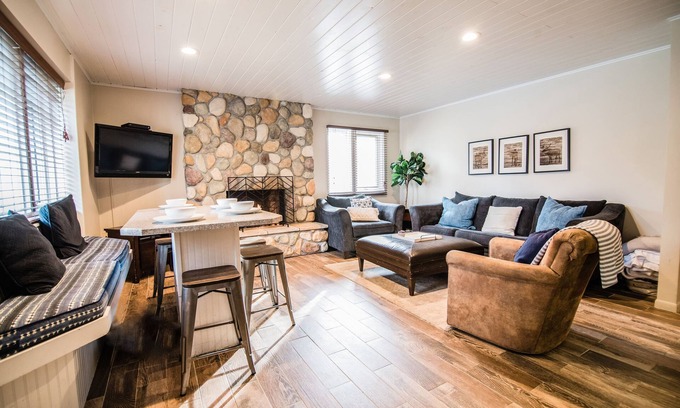 Boyne Falls Condo | Walking Distance To All Amenities - 3 bedroom, 2 bath, sleeps 12