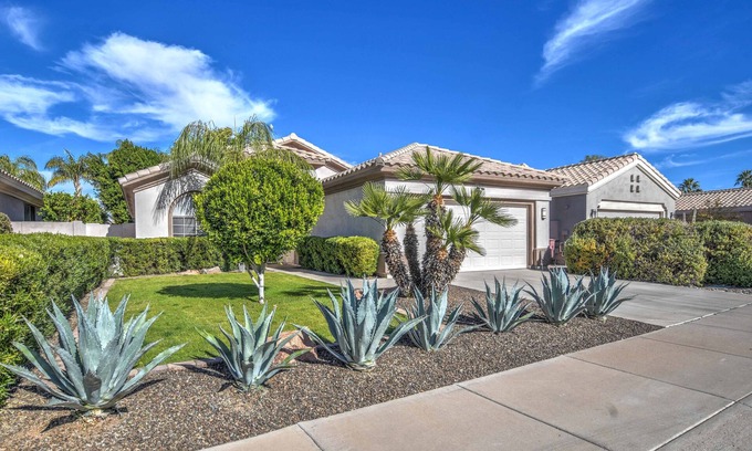 North Scottsdale House | Walking distance to Scottsdale sports complex, Barrett Jackson, and Phoenix Open