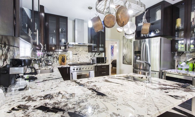 Grandview Heights House | Walking Distance to Easteries & Conventiontion Center!