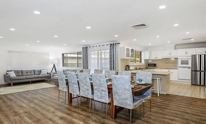 Surfside House | Wallaringa Street 100 metre to Clyde River