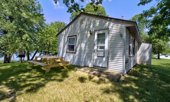 Clitherall Cabin | Walleye Cabin | Spitzer Lakefront | Minnesota | Legacy Lakeside Resort