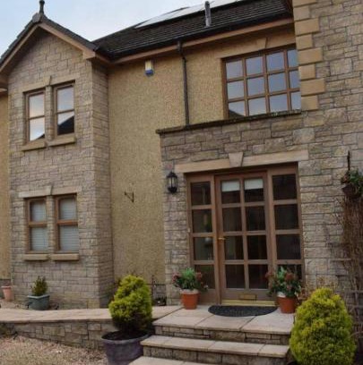 Bathgate Villa | Wallhouse spacious house